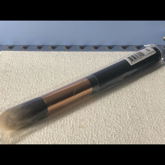 Morphe Brushes R3 Pointed Contour Brush - Picture 2 of 4